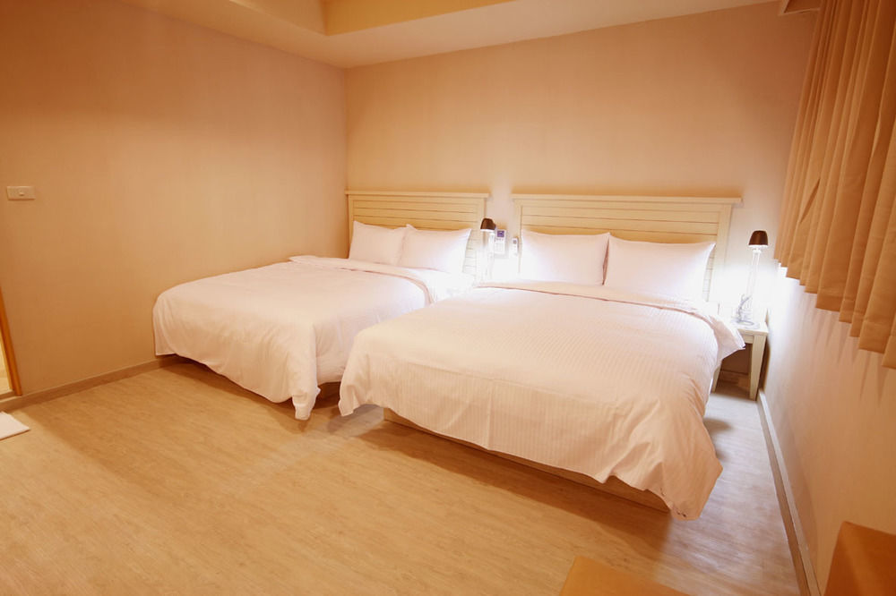 Royal Group Hotel Xiong Zhong Branch Каосюн Екстериор снимка