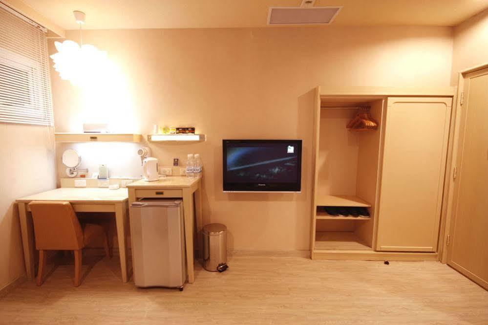 Royal Group Hotel Xiong Zhong Branch Каосюн Екстериор снимка
