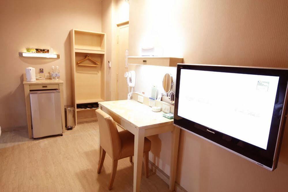 Royal Group Hotel Xiong Zhong Branch Каосюн Екстериор снимка